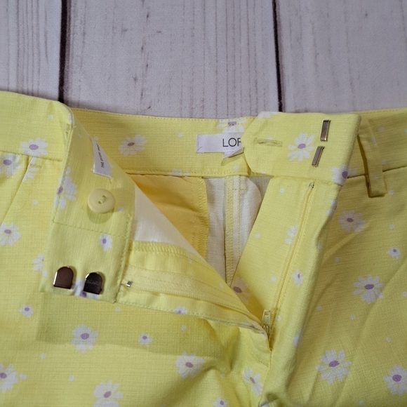LOFT The Riviera Short Yellow With Flowers Size 8P - Picture 4 of 12